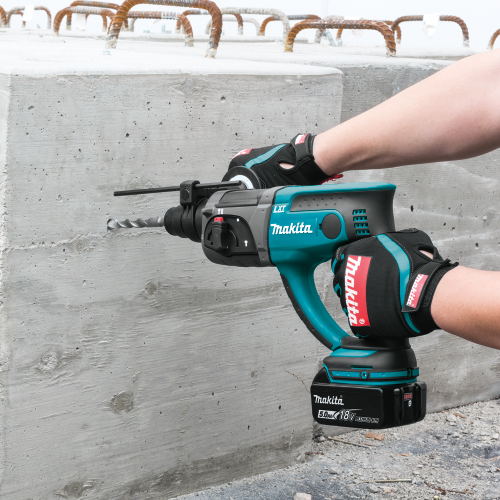 Makita XRH03T 18 V LXT Lithium‑Ion Cordless 7/8 in. SDS‑PLUS Rotary Hammer Kit (5.0Ah)