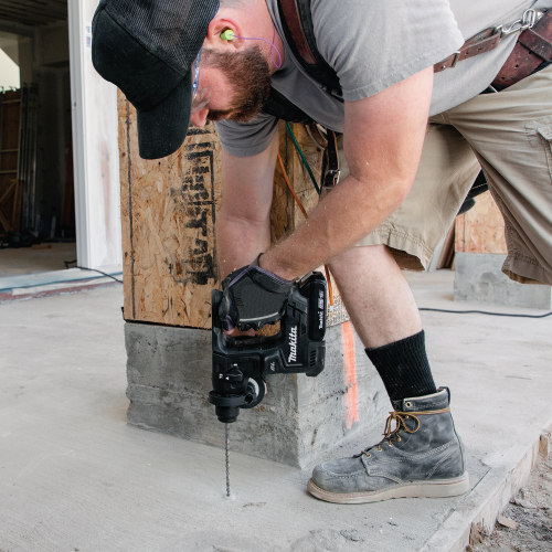 Makita XRH06RB 18 V LXT Lithium‑Ion Sub‑Compact Brushless Cordless 11/16 in. SDS‑PLUS Rotary Hammer Kit (2.0Ah)